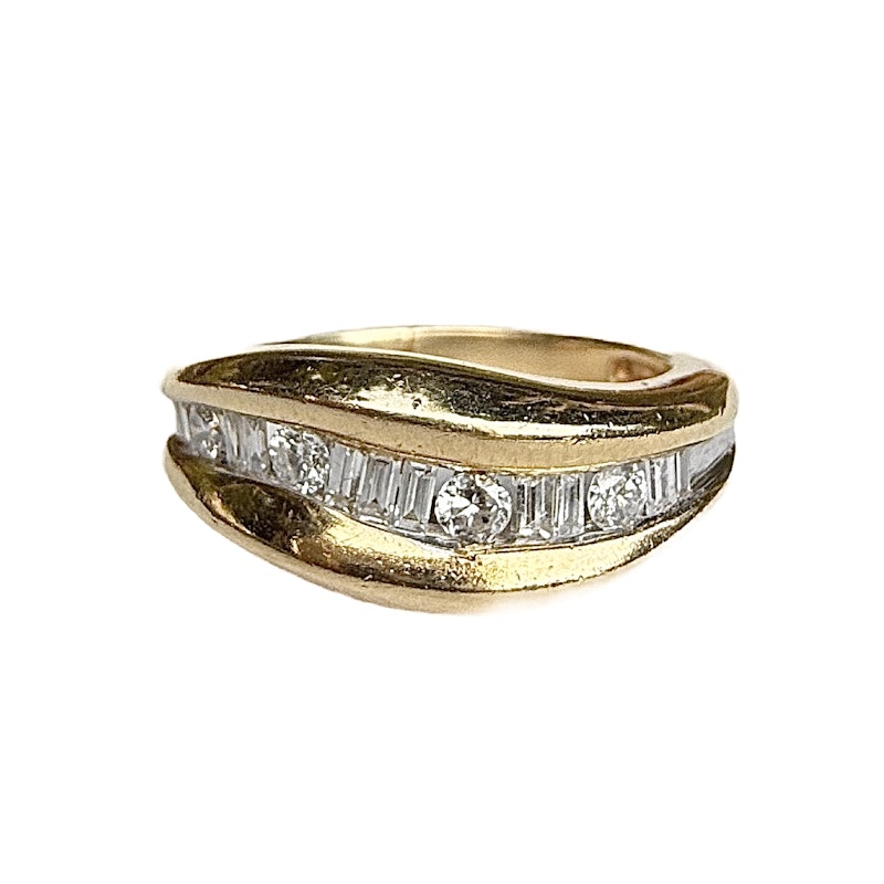 14k Yellow Gold Baguette & Round Diamond Swoop Ring