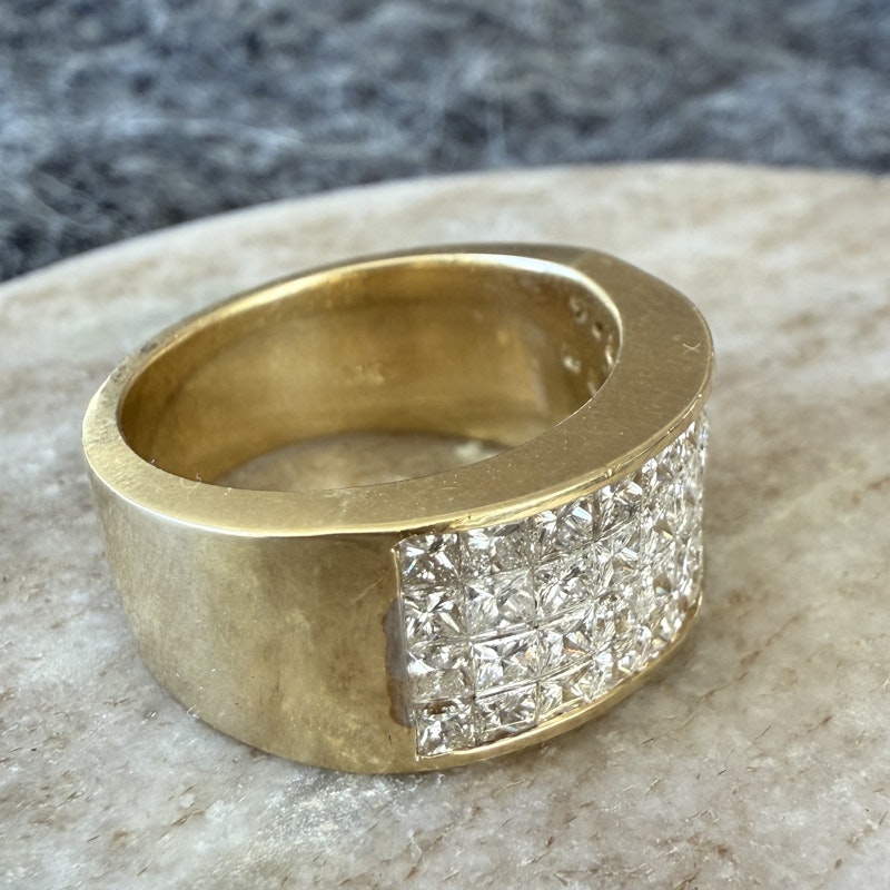 14K Yellow Gold Illusion-Set Princess Cut Diamond Cigar Band