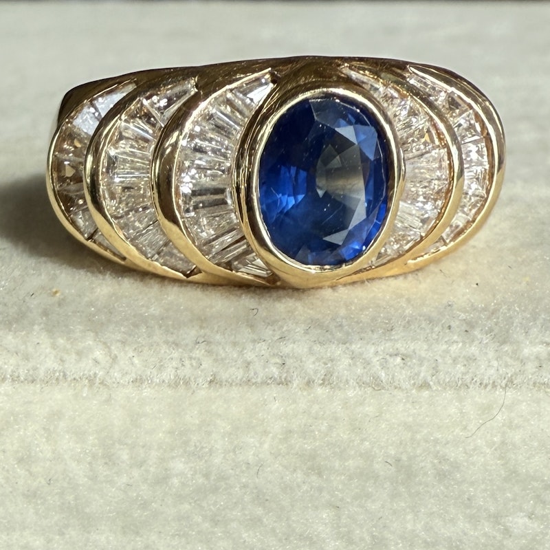 14k Yellow Gold Oval Blue Sapphire Diamond Ring