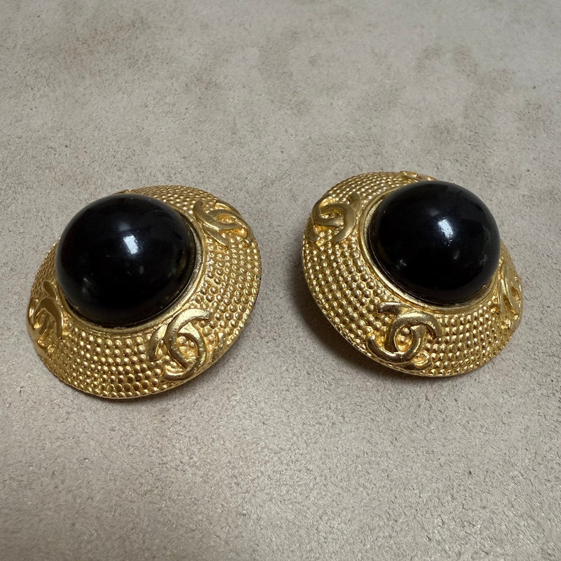 Chanel Vintage Black and Gold Round CC Clip-On Earrings