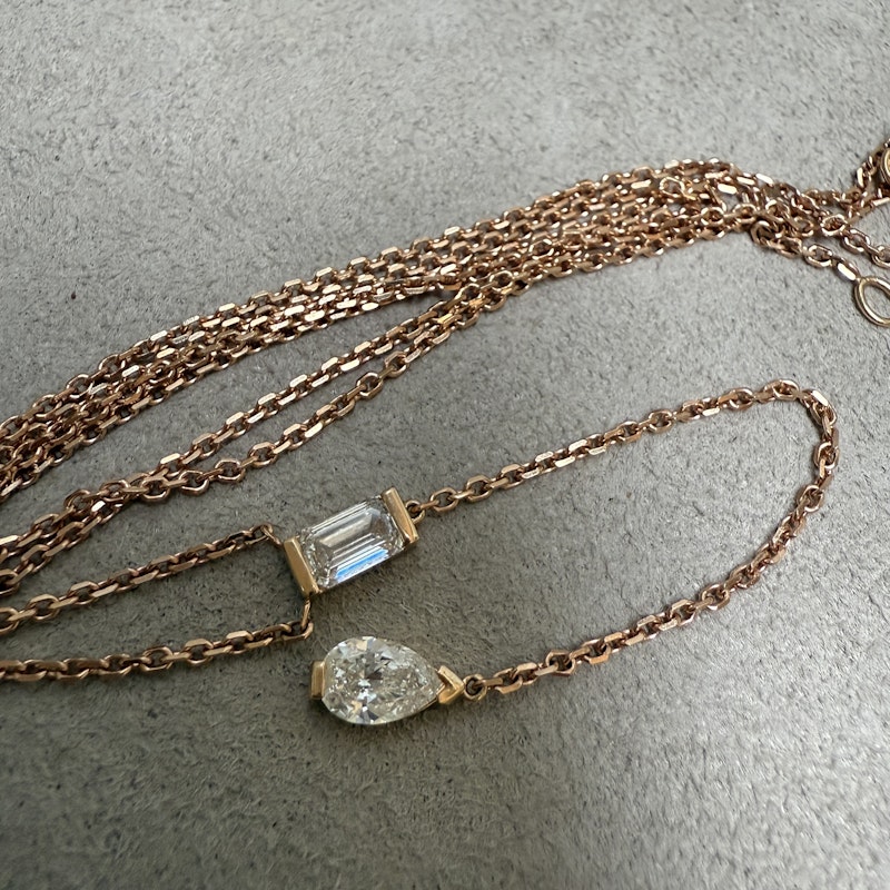 18k Rose Gold Emerald and Pear-Cut Diamond Lariat Necklace