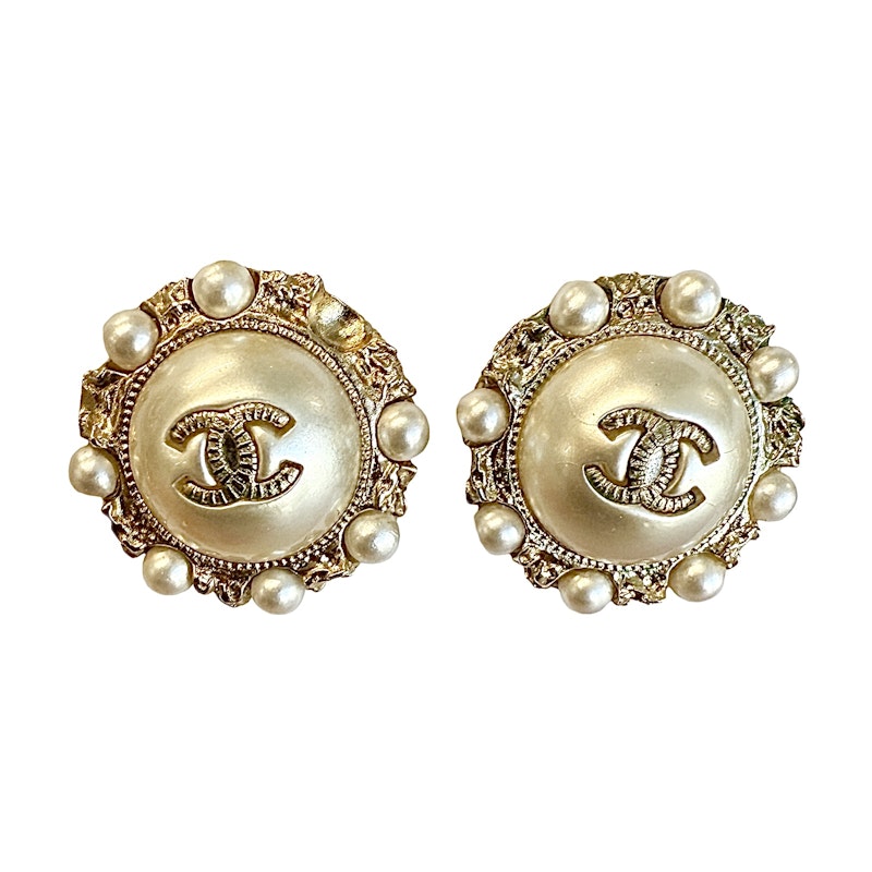 Chanel CC Petite Pearl Round Stud Earrings