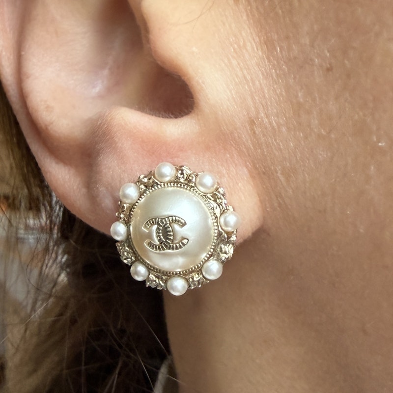 Chanel CC Petite Pearl Round Stud Earrings