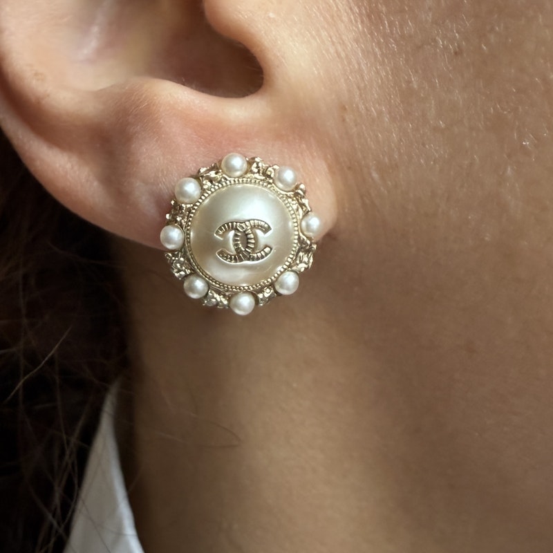 Chanel CC Petite Pearl Round Stud Earrings