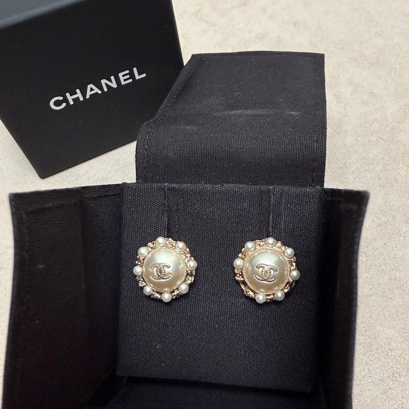 Chanel CC Petite Pearl Round Stud Earrings