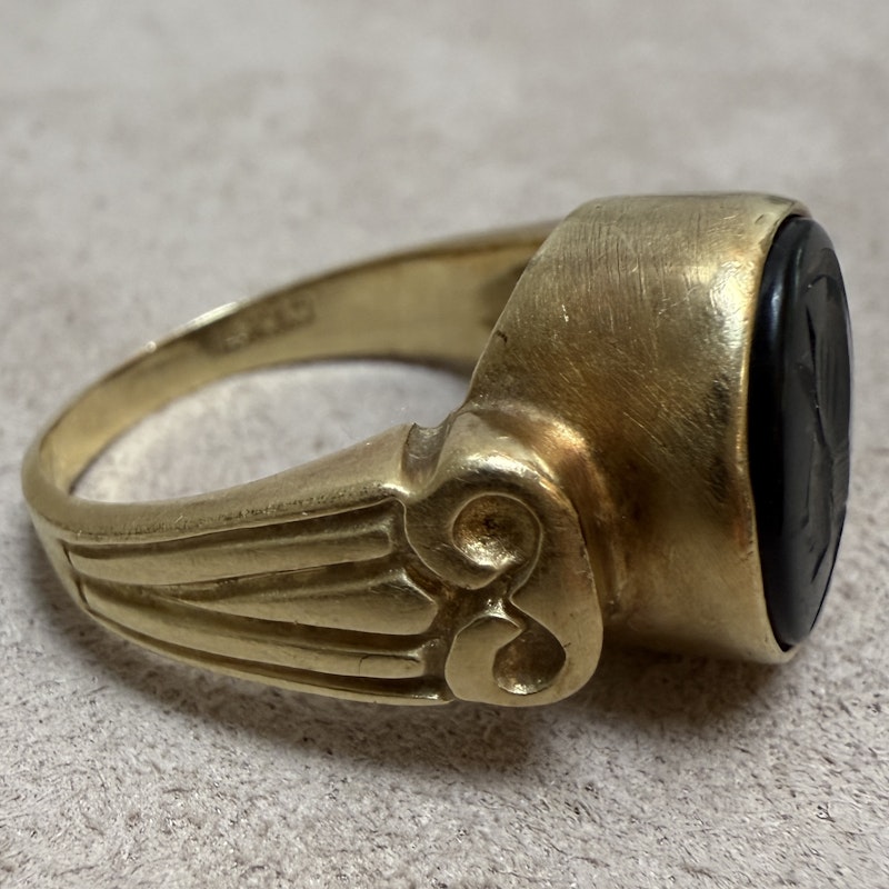 Vintage 14k Italian Yellow Gold & Onyx Intaglio Signet Ring