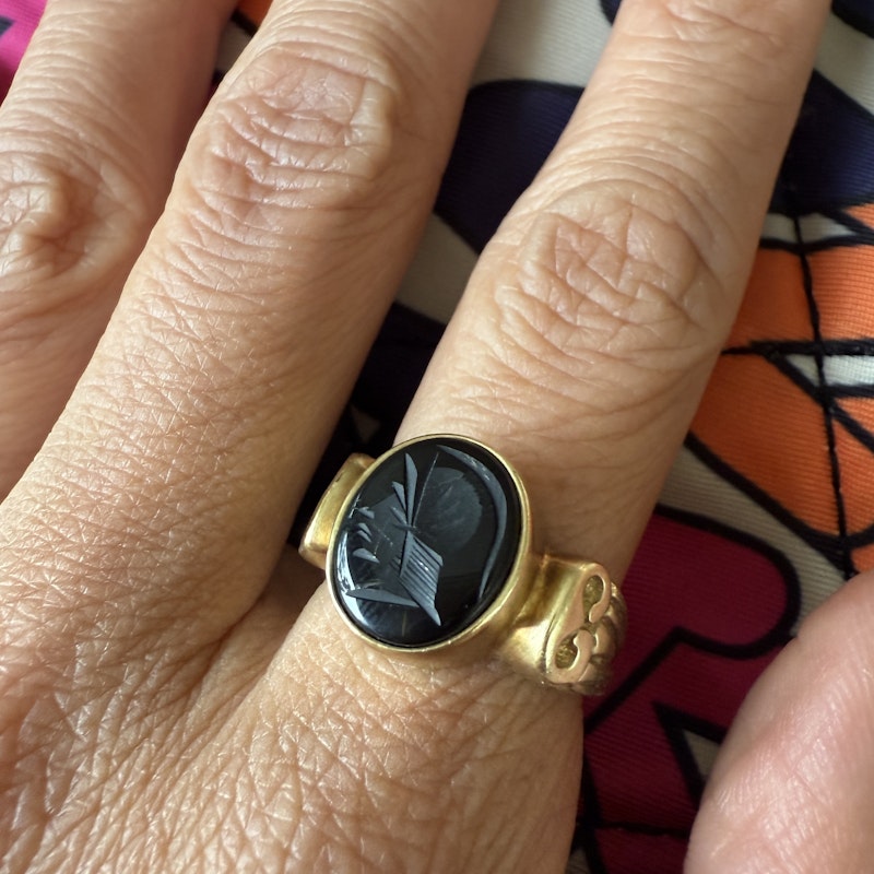 Vintage 14k Italian Yellow Gold & Onyx Intaglio Signet Ring