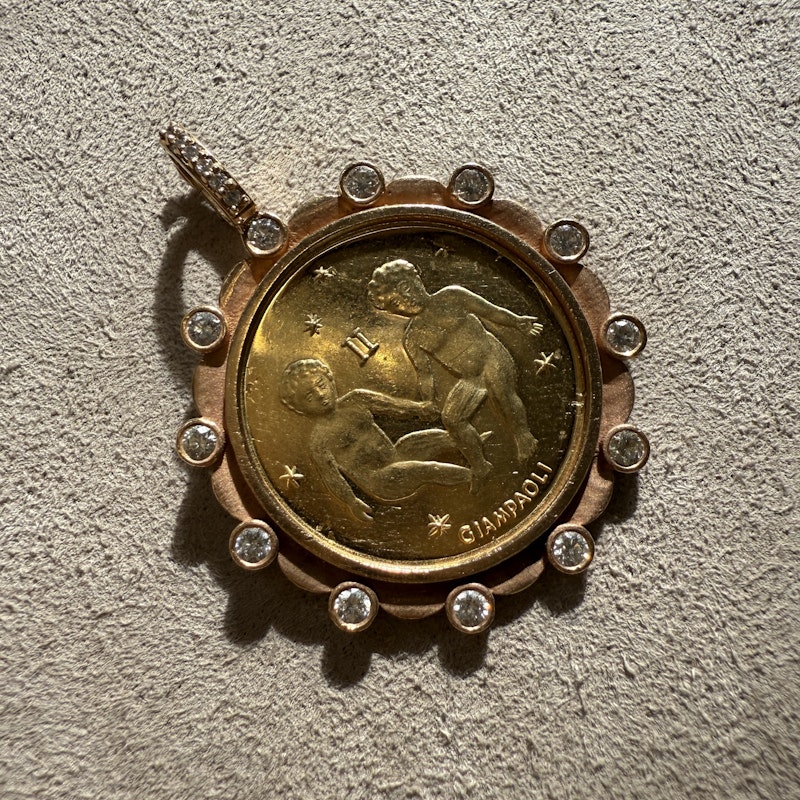 18k Yellow Gold Gemini Coin Pendant with 18k Rose Gold Diamond Border