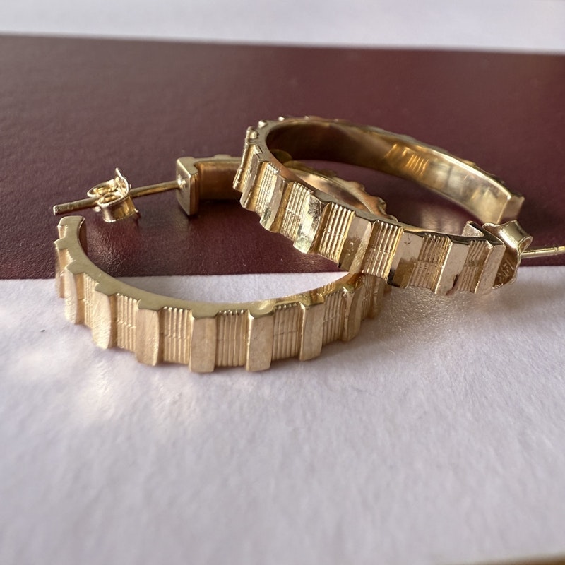 Alice Pierre 14k Yellow Gold Mini Groovy Hoop Earrings