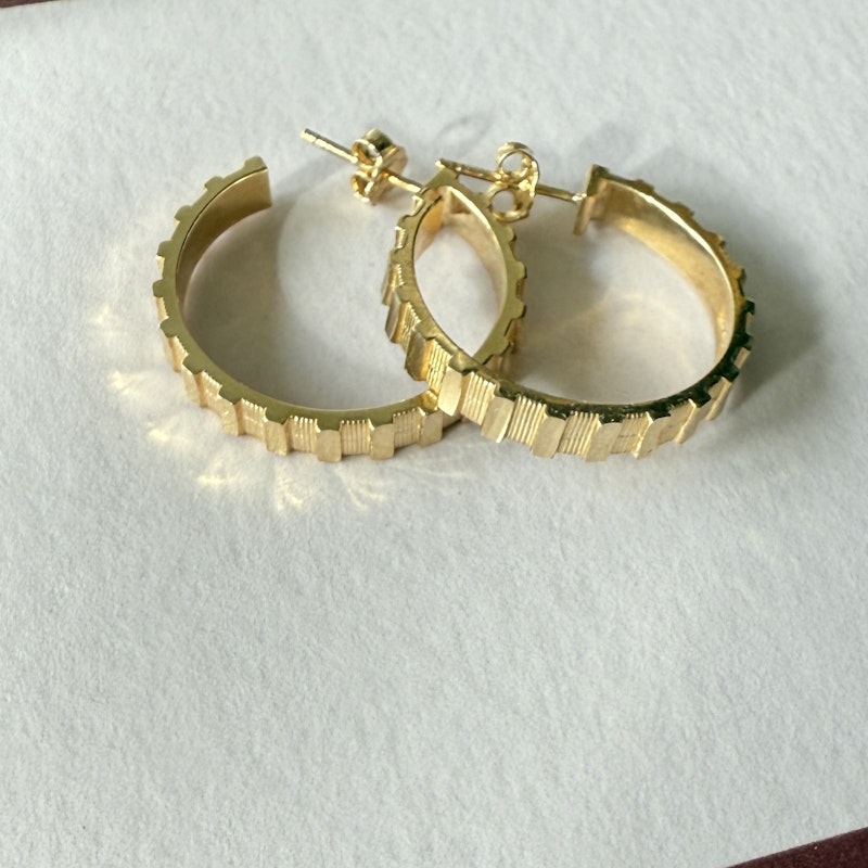 Alice Pierre 14k Yellow Gold Mini Groovy Hoop Earrings