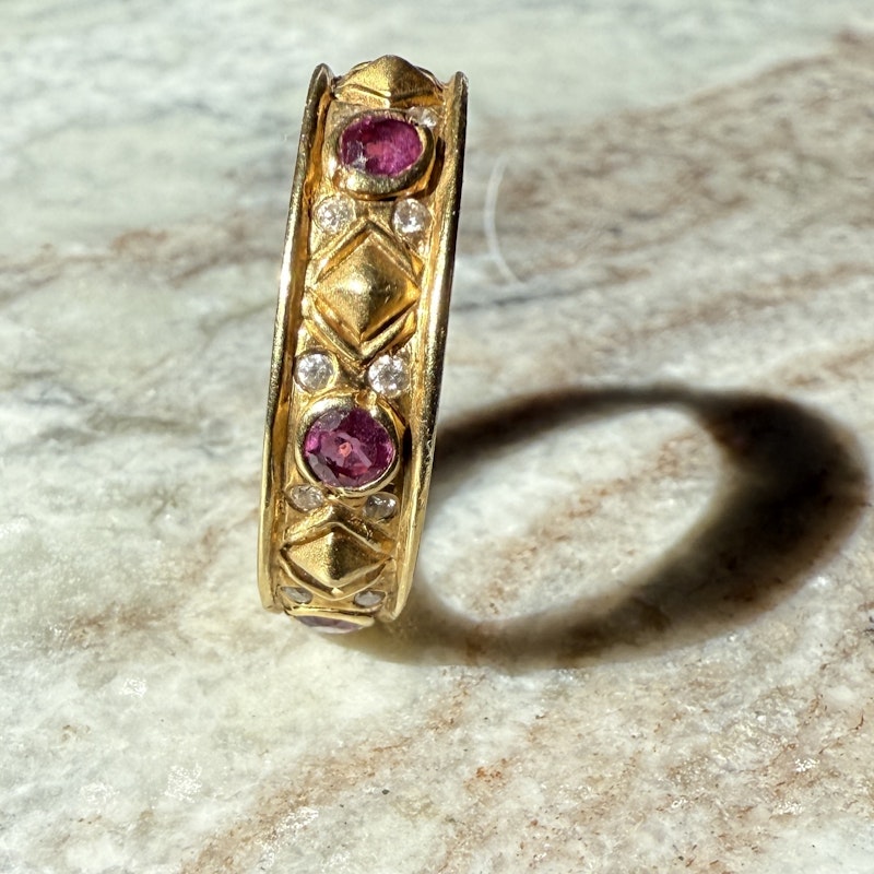Vintage 18k Yellow Gold Rubilight and Diamond Pyramid Ring