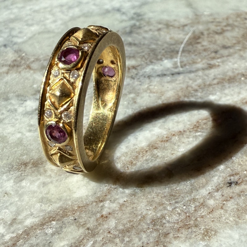 Vintage 18k Yellow Gold Rubilight and Diamond Pyramid Ring