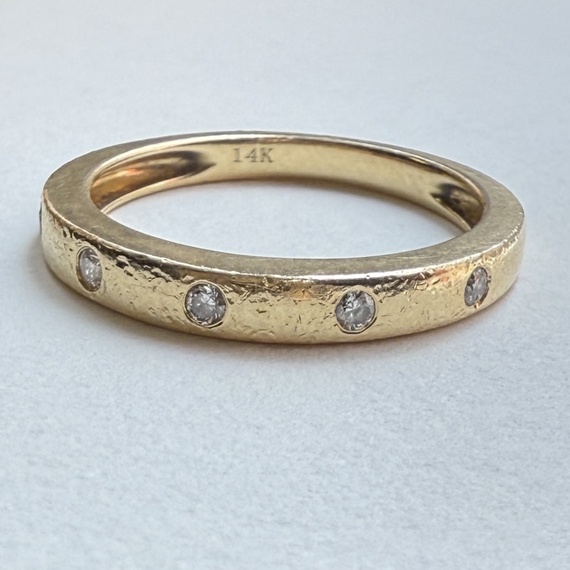 14k Yellow Gold 5 Diamond Textured Band