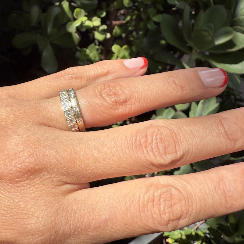 14k Yellow Gold 5 Diamond Textured Band