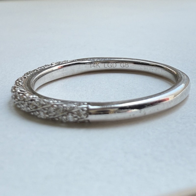 14k White Gold Sculpted Diamond Band