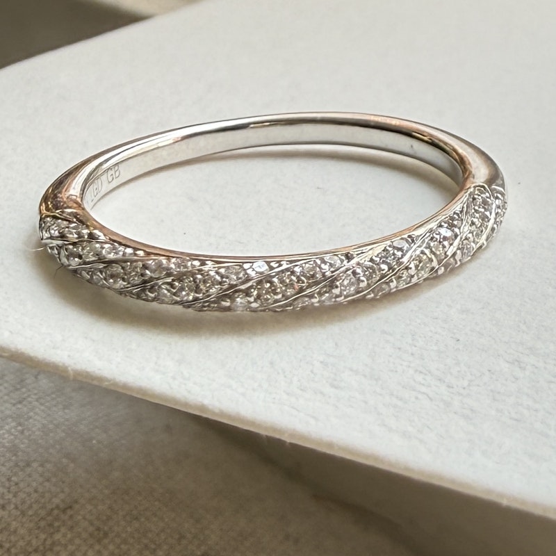 14k White Gold Sculpted Diamond Band