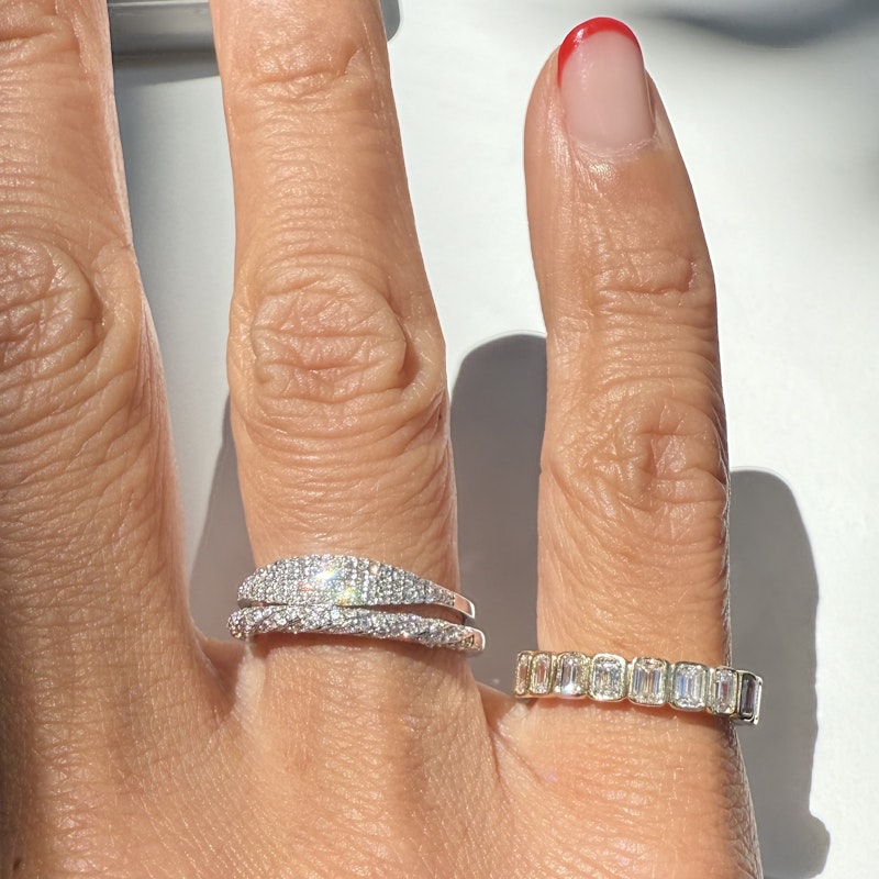 14k White Gold Sculpted Diamond Band