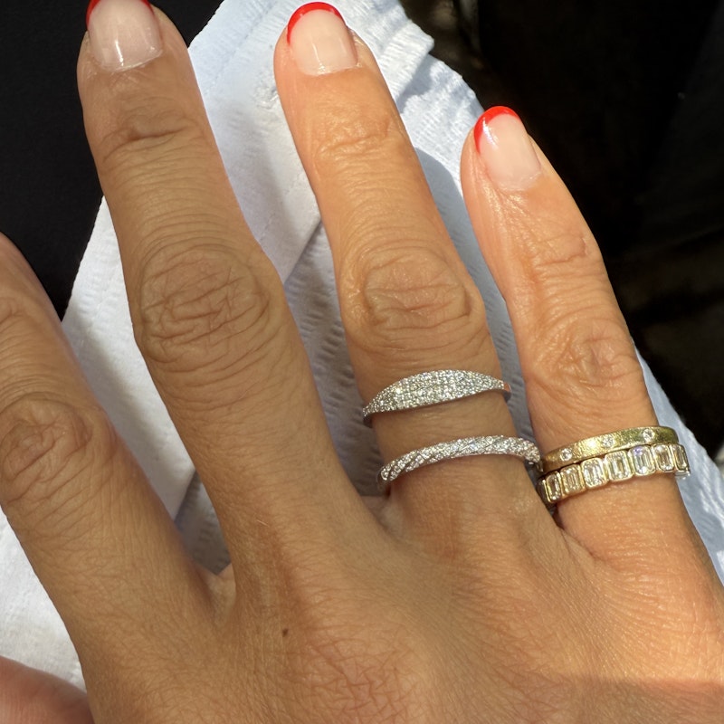 14k White Gold Sculpted Diamond Band