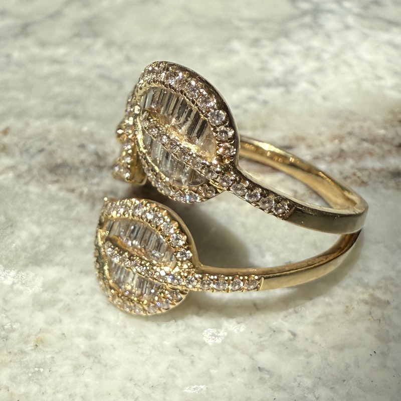 18k Yellow Gold Diamond Tri-Leaf Ring