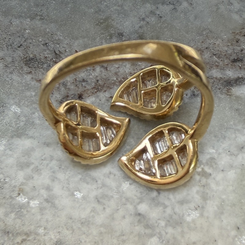 18k Yellow Gold Diamond Tri-Leaf Ring