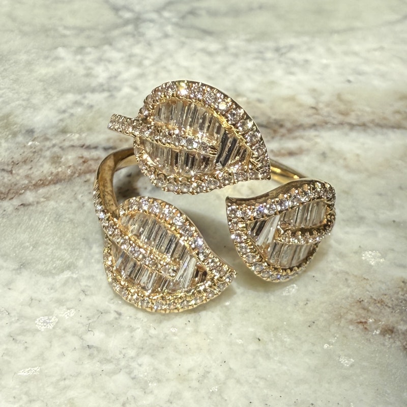 18k Yellow Gold Diamond Tri-Leaf Ring