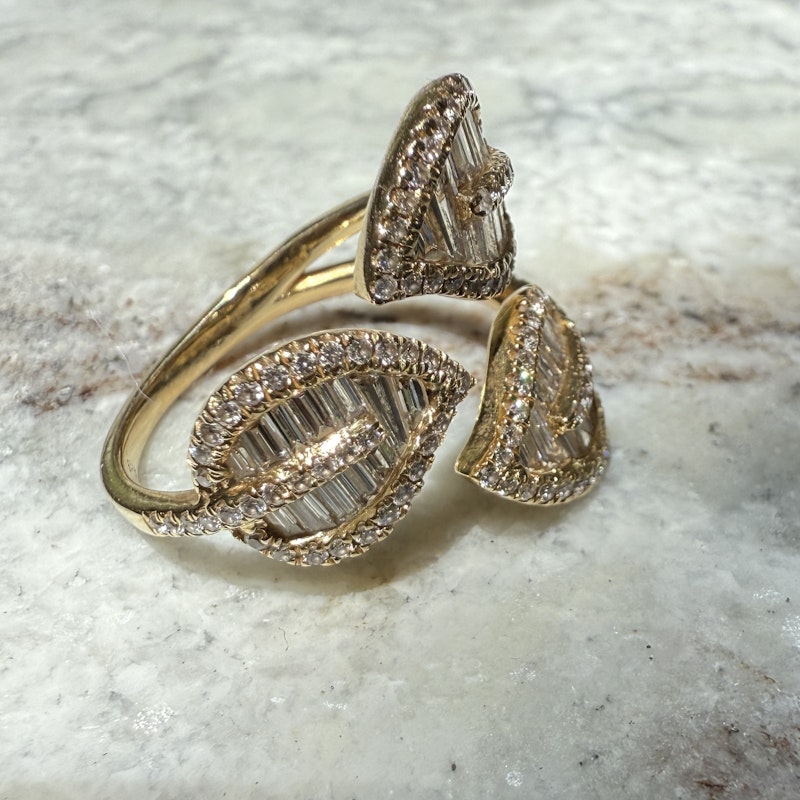 18k Yellow Gold Diamond Tri-Leaf Ring