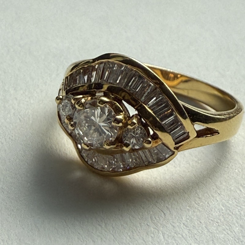 Vintage 14k Yellow Gold Diamond Wave Ribbon Ring