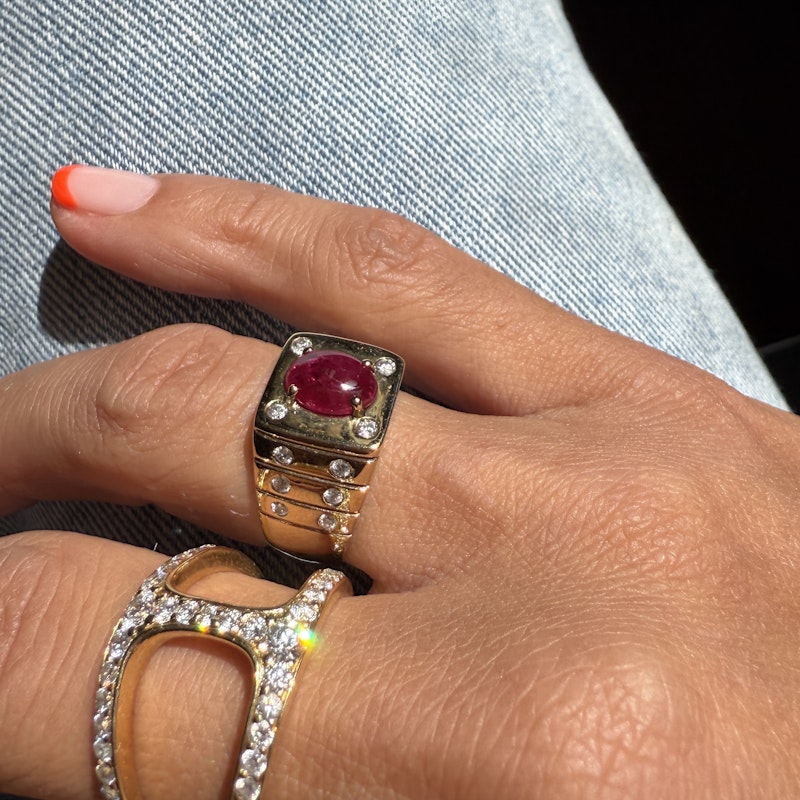 Vintage 14k Yellow Gold Cabochon Ruby & Diamond Ribbed Ring