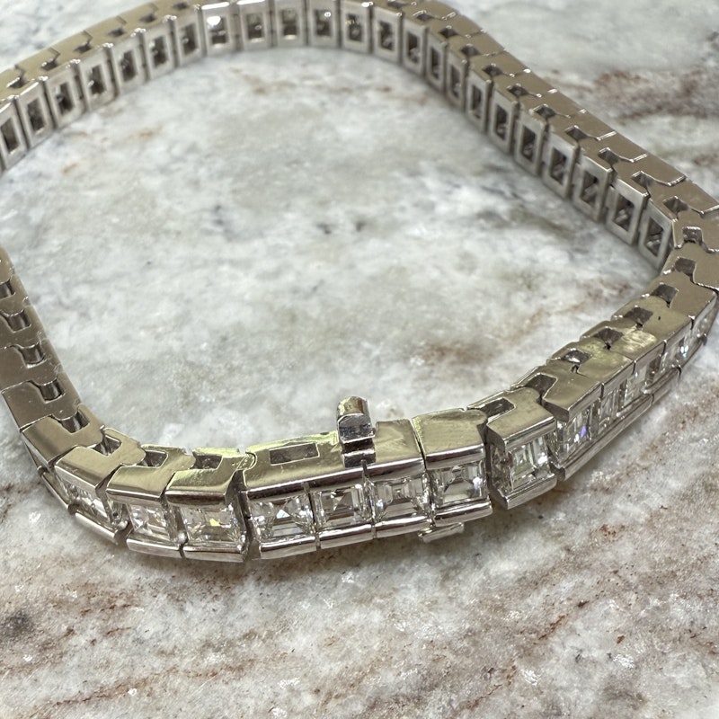 18k White Gold Channel-Set Square Diamond Tennis Bracelet (10ct)