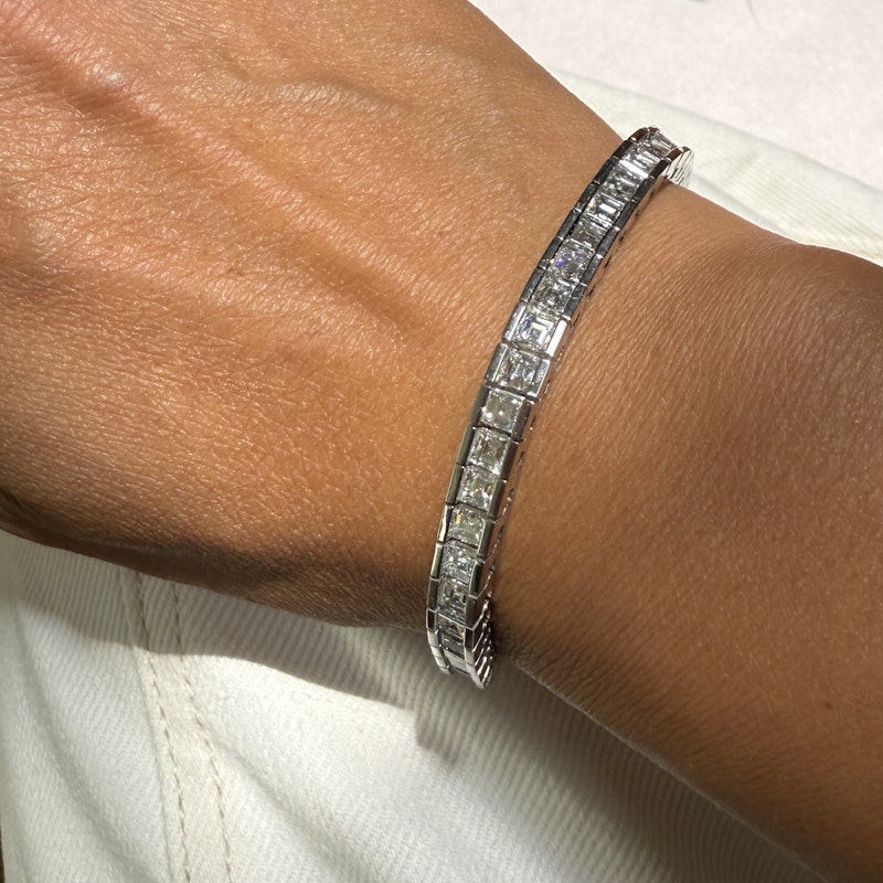 18k White Gold Channel-Set Square Diamond Tennis Bracelet (10ct)