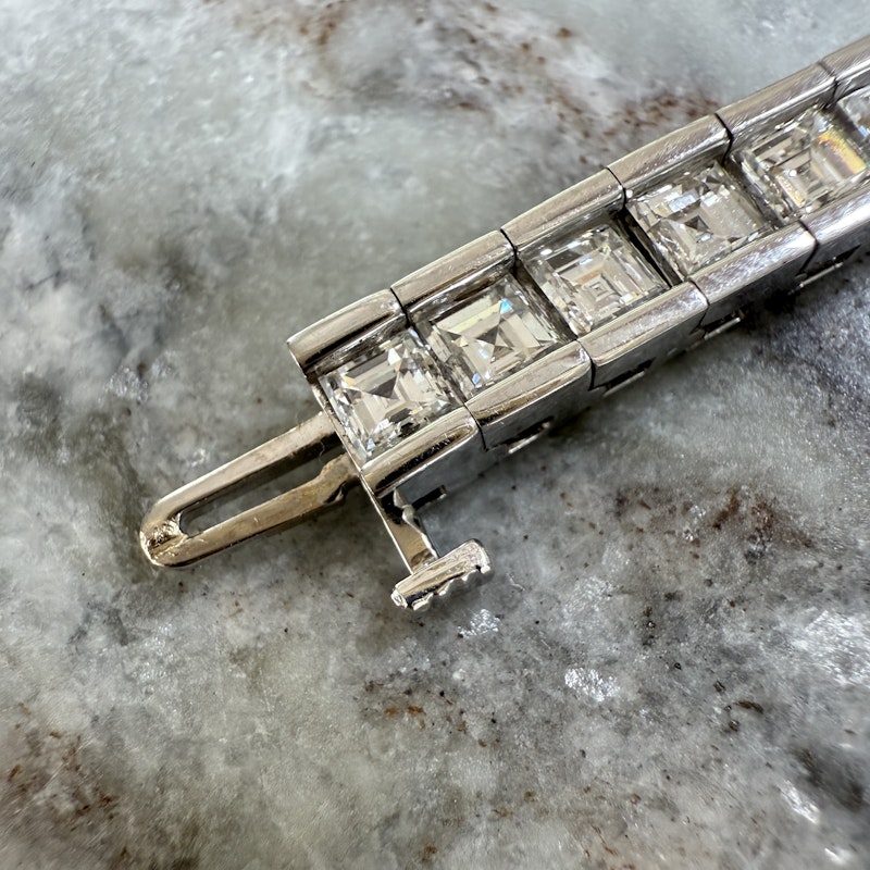 18k White Gold Channel-Set Square Diamond Tennis Bracelet (10ct)