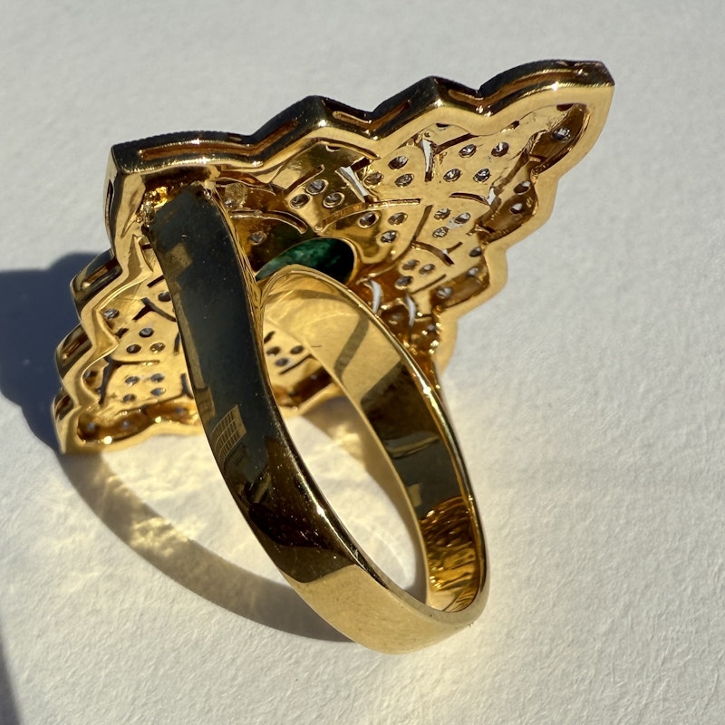 Vintage 14k Yellow Gold Emerald Cabochon and Pavé Diamond Ring
