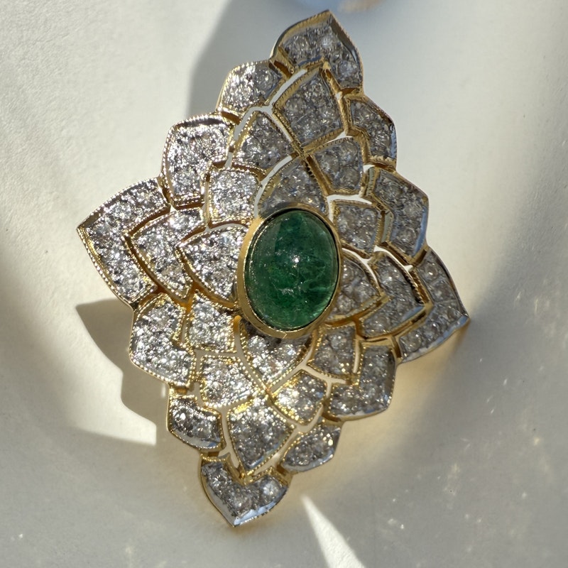 Vintage 14k Yellow Gold Emerald Cabochon and Pavé Diamond Ring