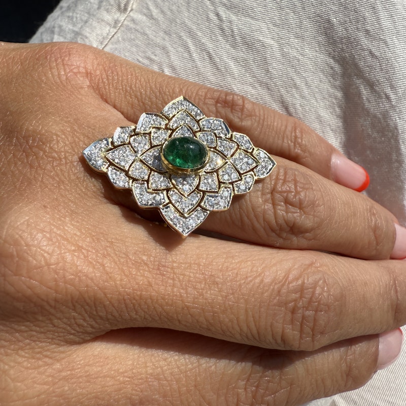 Vintage 14k Yellow Gold Emerald Cabochon and Pavé Diamond Ring