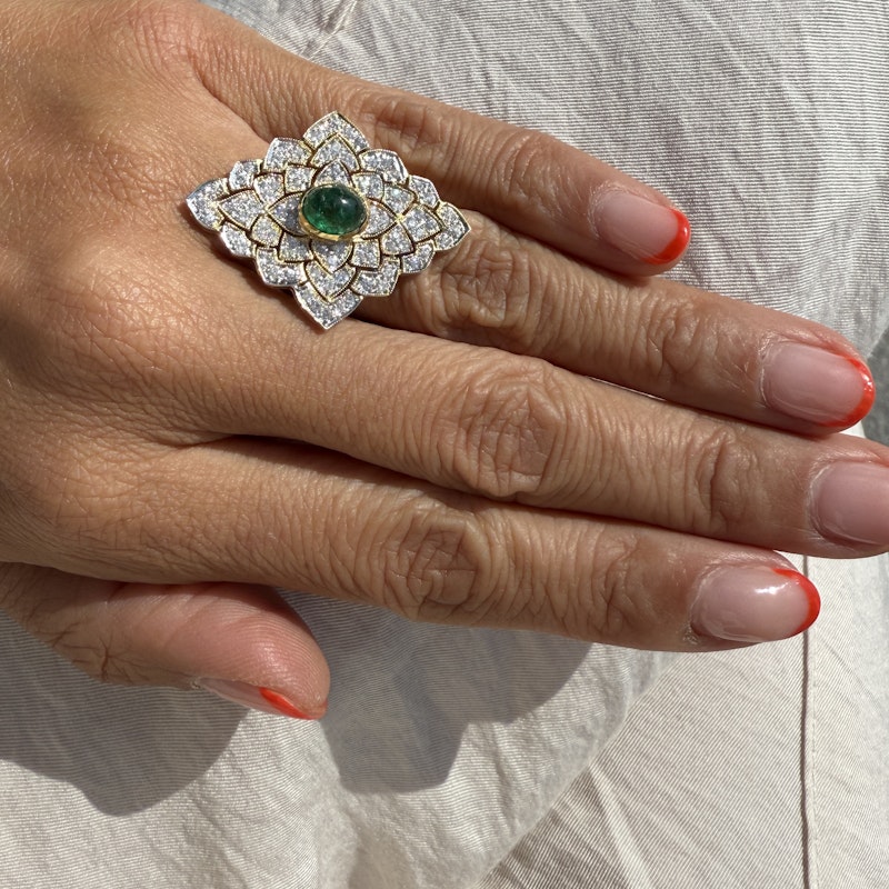 Vintage 14k Yellow Gold Emerald Cabochon and Pavé Diamond Ring