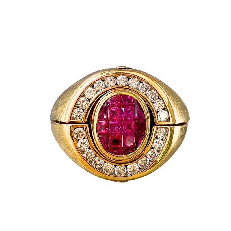 Vintage 18k Yellow Gold Halo Ruby & Diamond Signet Ring