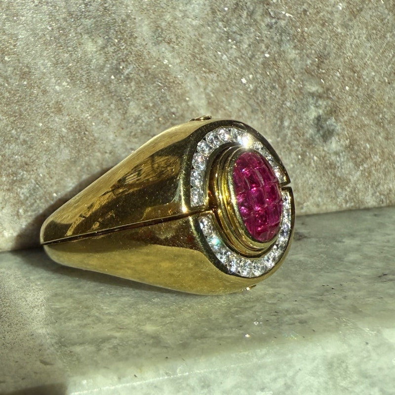 Vintage 18k Yellow Gold Halo Ruby & Diamond Signet Ring