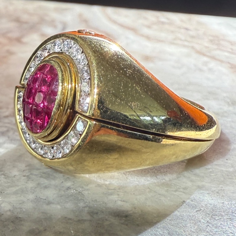 Vintage 18k Yellow Gold Halo Ruby & Diamond Signet Ring