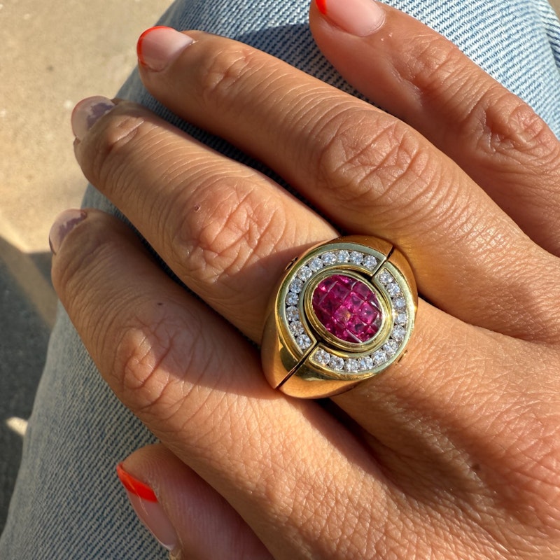 Vintage 18k Yellow Gold Halo Ruby & Diamond Signet Ring