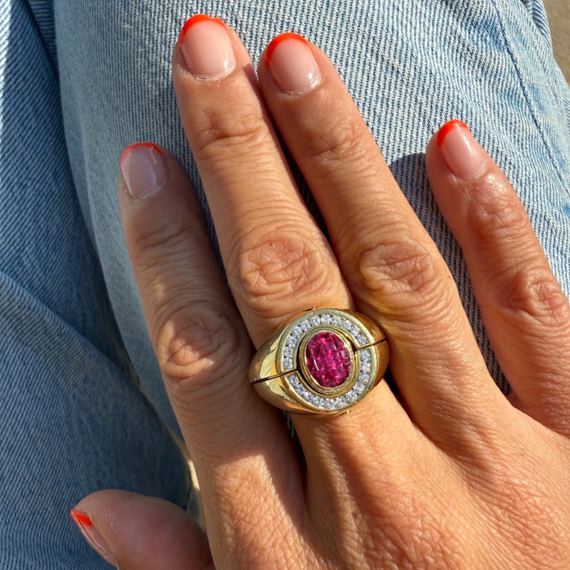 Vintage 18k Yellow Gold Halo Ruby & Diamond Signet Ring