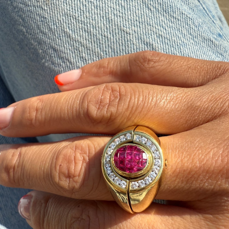 Vintage 18k Yellow Gold Halo Ruby & Diamond Signet Ring
