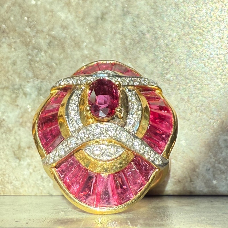 Vintage 18k Yellow Gold Ruby & Diamond Art Deco Cocktail Ring