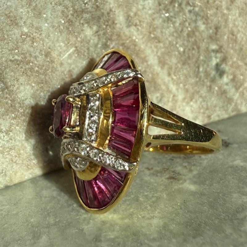 Vintage 18k Yellow Gold Ruby & Diamond Art Deco Cocktail Ring