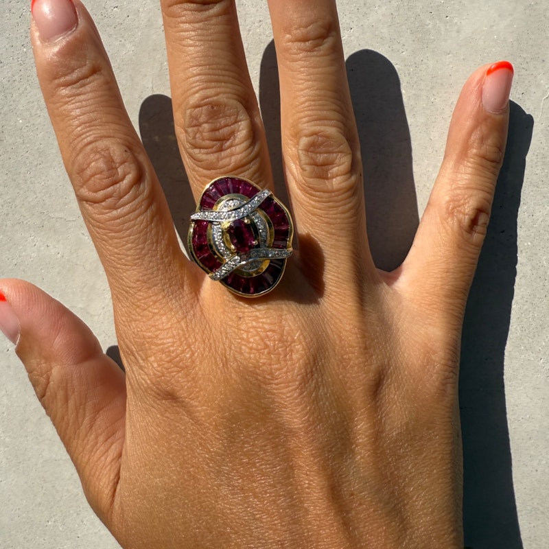 Vintage 18k Yellow Gold Ruby & Diamond Art Deco Cocktail Ring