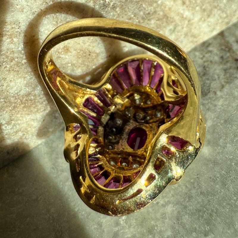 Vintage 18k Yellow Gold Ruby & Diamond Art Deco Cocktail Ring