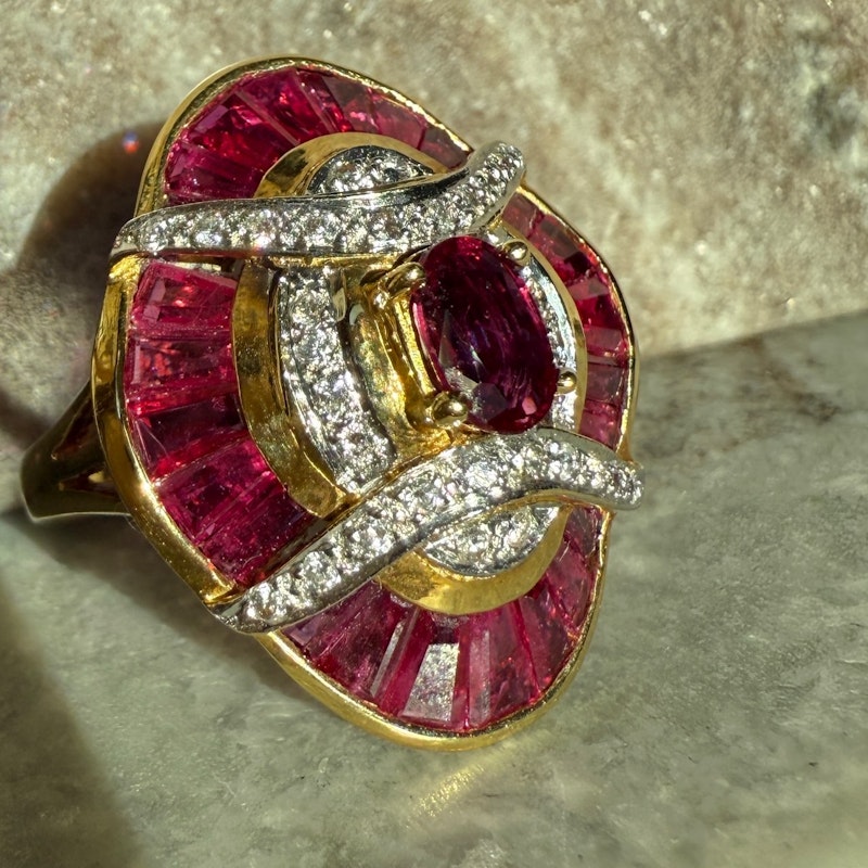 Vintage 18k Yellow Gold Ruby & Diamond Art Deco Cocktail Ring
