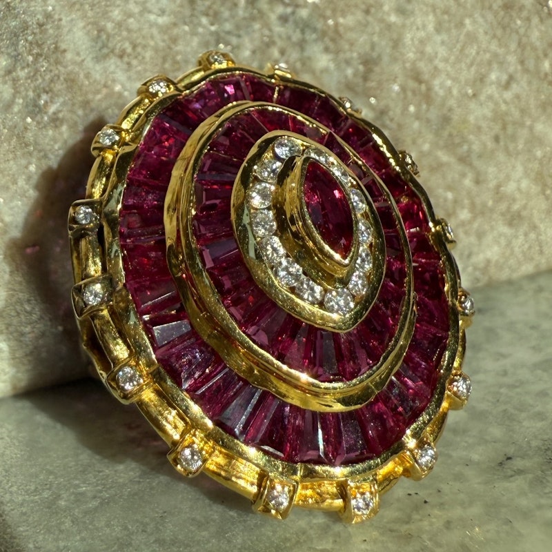 Vintage 18k Yellow Gold Ruby & Diamond Marquise Baguette Cocktail Ring