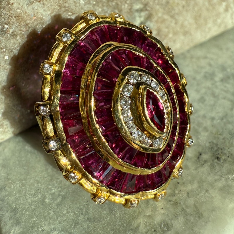 Vintage 18k Yellow Gold Ruby & Diamond Marquise Baguette Cocktail Ring