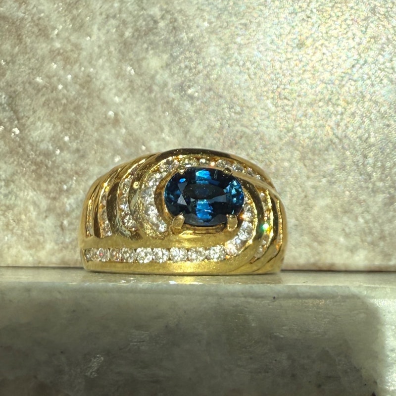 Vintage 18k Yellow Gold Oval Sapphire & Diamond Dome Ring