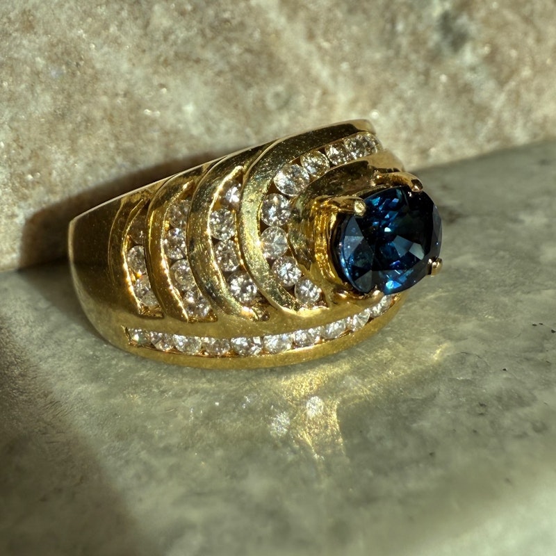 Vintage 18k Yellow Gold Oval Sapphire & Diamond Dome Ring